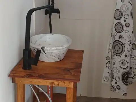 Casa 4 ambientes con 1 baño