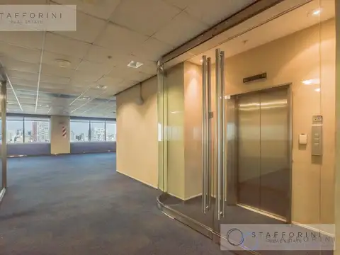 Oficina Monoambiente con 8 baños