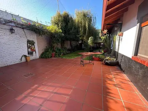 Casa 6 ambientes con 3 baños