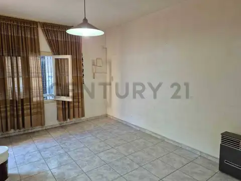 Venta casa con galpón en Maipu