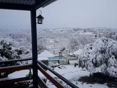 Edificio Comercial venta 6 cabañas 6 dormitorios 7 baños -  2700mts2 totales - Villa Carlos Paz