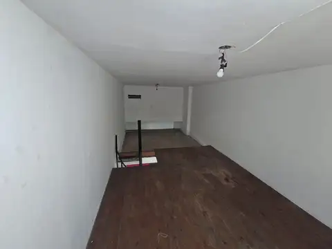 Local en Alquiler en La Tablada, $ 450.000