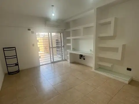 DEPARTAMENTO CON PATIO