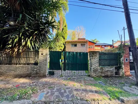 Casa en  venta para refaccionar en Punta Chica