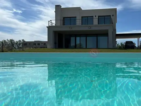 Pilar Golf 100