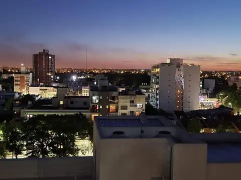 Venta de departamento de 2 ambientes, con balcón, en Haedo
