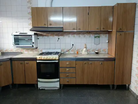 Casa 3 ambientes con 2 baños