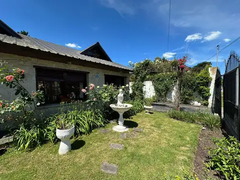 Casa 3 ambientes con 2 baños