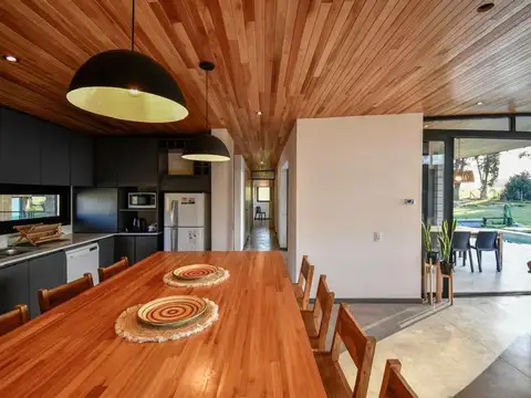 Casa 3 ambientes con 2 baños