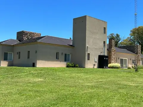 Casa en Venta con 8 cocheras