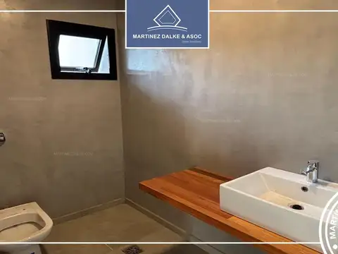 Casa 4 ambientes con 3 baños