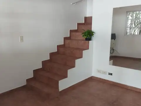 Casa en Alquiler en Martín Coronado, $ 950.000