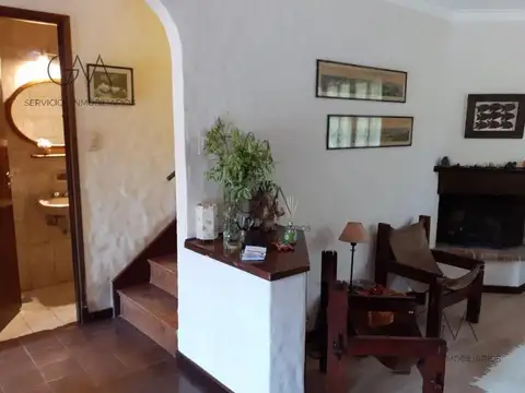 Casa 4 ambientes con 2 baños