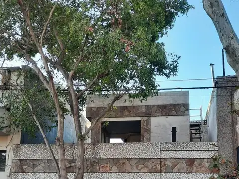 CASA BARRIO ECHESORTU, EN VENTA.