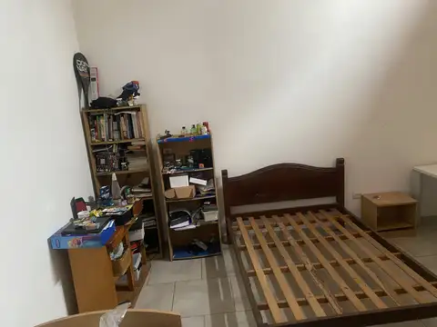 Casa 6 ambientes con 1 baño