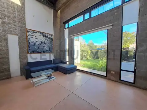 Venta Casa 5 ambientes en Villa Udaondo, Parque Leloir