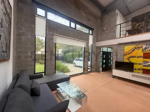 Venta Casa 5 ambientes en Villa Udaondo, Parque Leloir