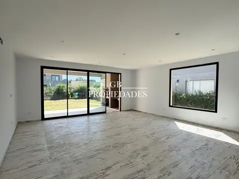 Venta de Casa 4 Ambientes en Santa Emilia, Pilar