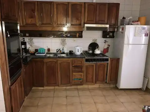 Casa 5 ambientes con 3 baños