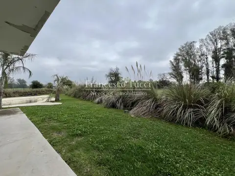 Casa 5 ambientes con 3 baños