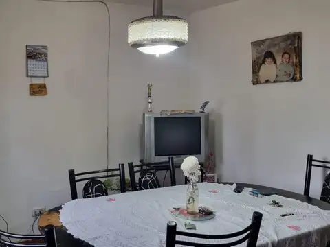 Casa 3 ambientes con 2 baños