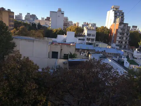 DPTO CÉNTRICO RECICLADO - VISTA ABIERTA - LUMINOSO - EXPENSAS BAJAS
