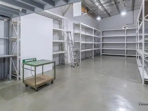 Alquiler edificio comercial 511 m2 con depósito oficinas y cocheras en Almagro