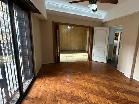 USO COMERCIAL - PISO UNICO 4 AMB. C/ BALCON Y TERRAZA  PROP.