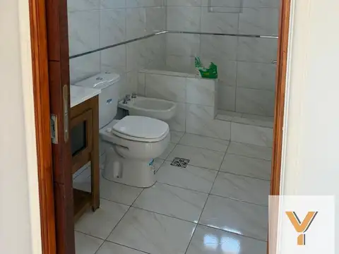 Casa en venta - 2 Dormitorios 1 Baño - 450Mts2 - La Plata