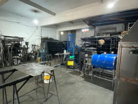 Galpon en Venta 10  mts Frente