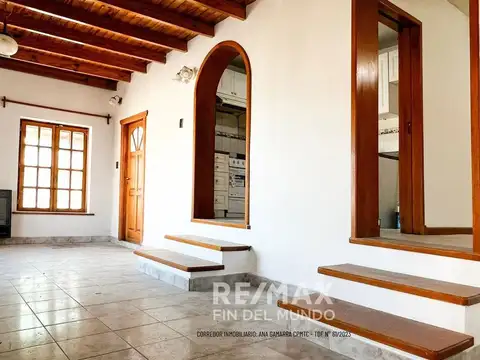 Casa 5 ambientes con 2 baños