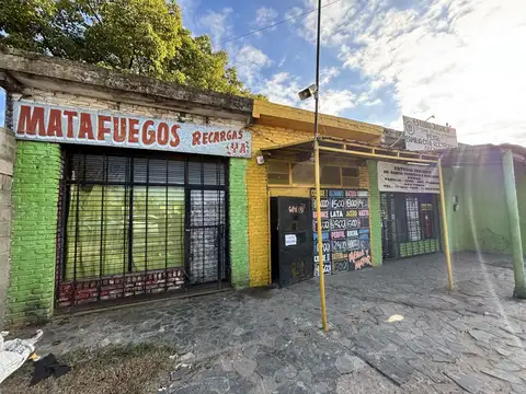 3 locales en venta sobre av. Monteverde!
