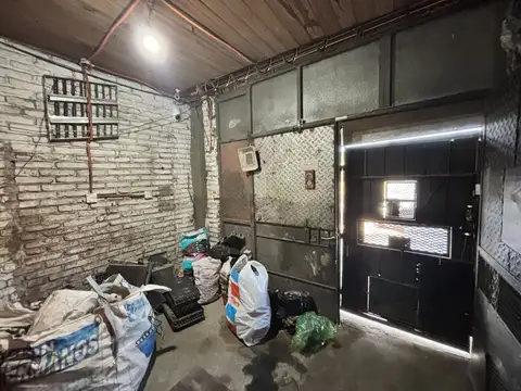 3 locales en venta sobre av. Monteverde!