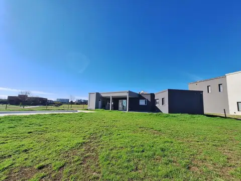 Casa en Venta al Oeste