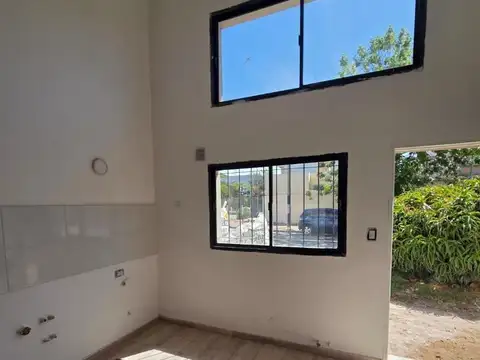 Depto Tipo Casa 2 ambientes con 1 baño