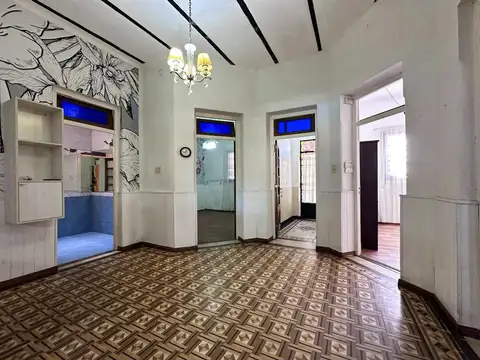 Casa 5 ambientes con 1 baño