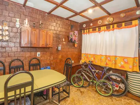 Depto Tipo Casa en Venta de 4 dormitorios