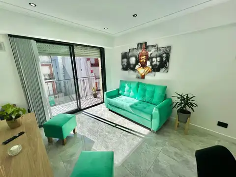 VENTA departamento 3 ambientes reciclado con balcón corrido al frente en zona Plaza Colón, Mar del P