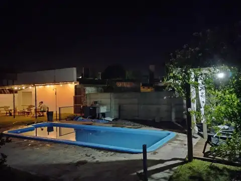 Casa en venta - 3 Dormitorios 2 Baños - General Alvear