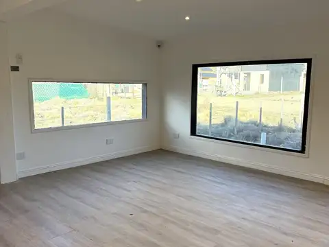 Casa 2 ambientes con 1 baño