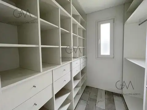 Casa en Alquiler de 3 dormitorios