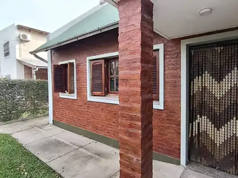 Ibarlucea 4439, Villa La