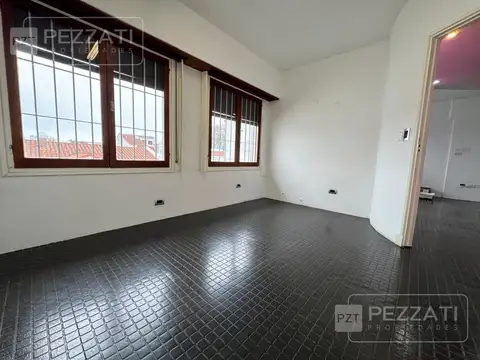 Oficina 3 ambientes con 1 baño