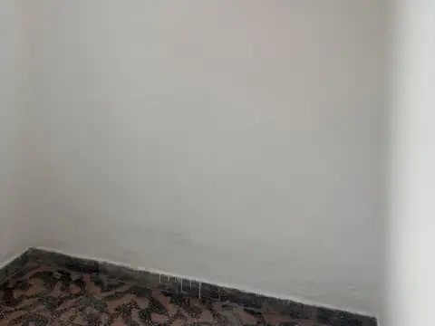 Casa en Alquiler en Castelar Sur, $ 850.000