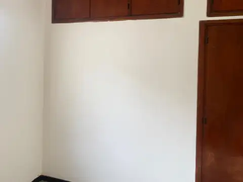 casa con dor dormitorios y patio