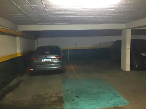 Cochera en Venta en Recoleta.