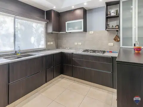 Casa 4 ambientes con 3 baños