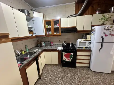 Casa 3 ambientes con 2 baños
