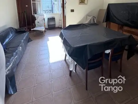Depto Tipo Casa en Venta 76 años