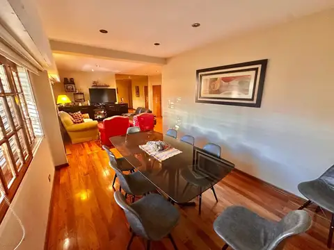 Depto Tipo Casa en Venta de 4 dormitorios